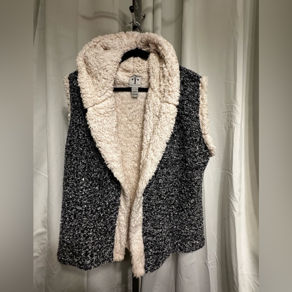 Black Bling Fuzzy “ Rain & Rose “ Hoodie Vest !!